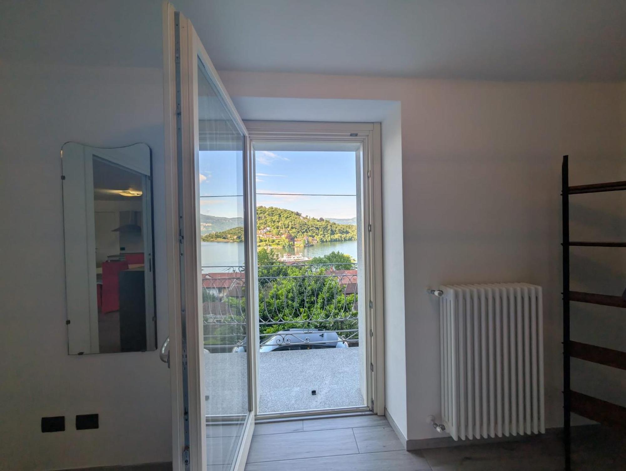 Appartamenti I Fiori Del Lago Laveno-Mombello Extérieur photo